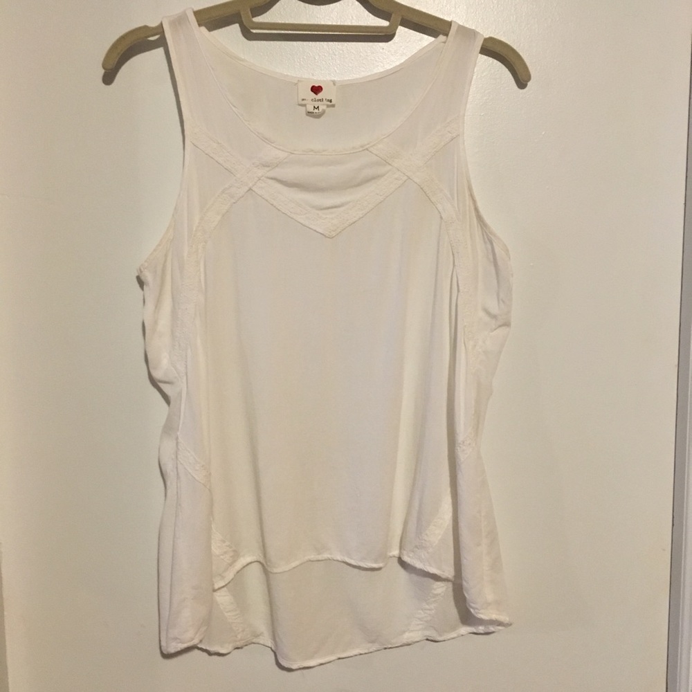 ❌SOLD❌ White flowy tank top